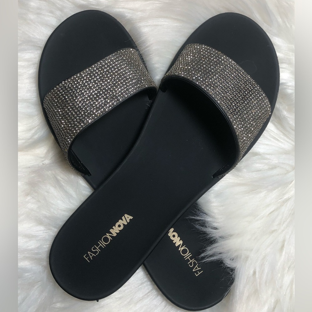 Fashion Nova Black Stone Slides. - Picture 1 of 8